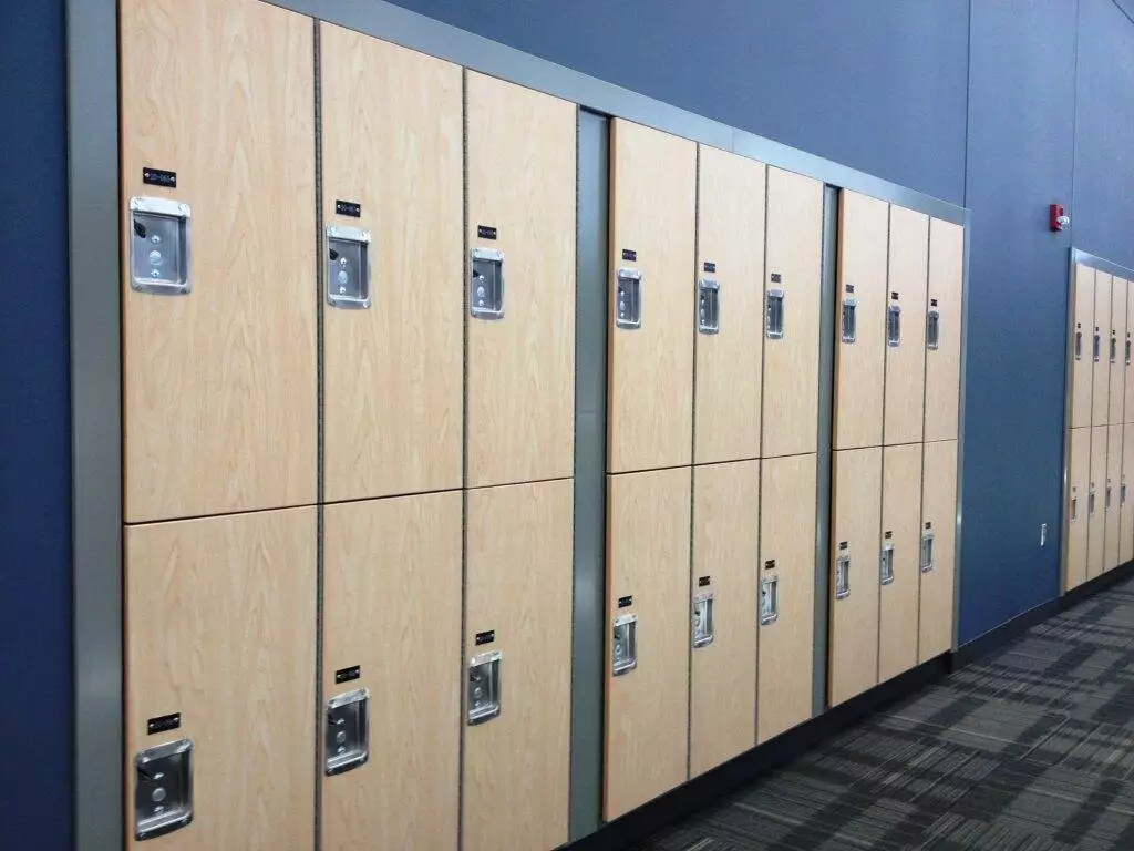 2013 Breck Lockers Wood Doors-min