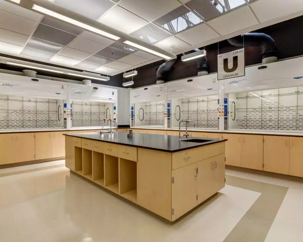 Fumehoods_001-scaled-e1676648125936.jpg