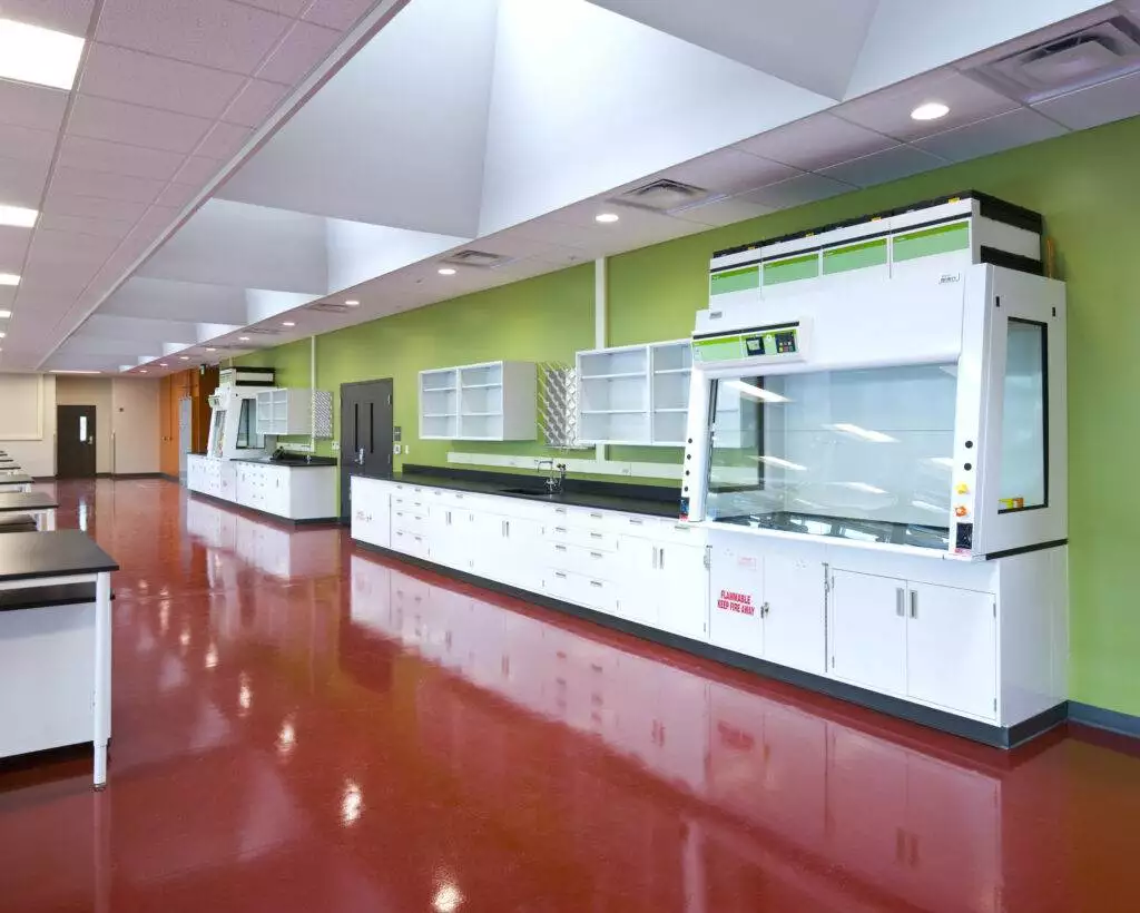 Fumehoods_006-scaled-e1676648017840.jpg