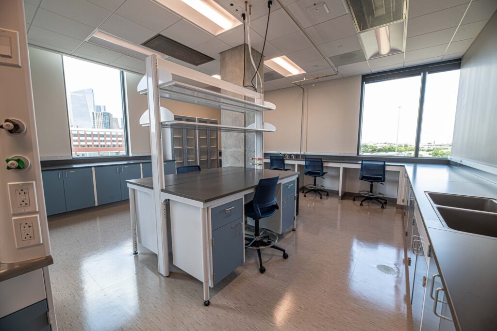 University-Houston-Downtown-S-100-scaled